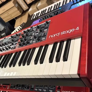 Piano Digital Auténtico de 88 Teclas, Juego Completo, 100% Original, Usado pero en Excelente Estado Como Nuevo - Product Image 3