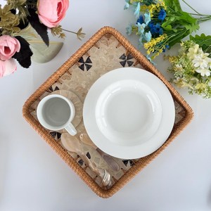 Plateau de service carré en rotin naturel fait main, motif MOP multicolore, collection 2026, idéal pour le petit-déjeuner et la décoration intérieure – Nouveauté UO - Product Image 6