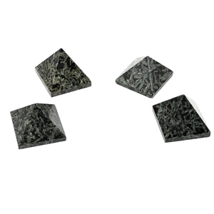 La más exigente Orgone genuino fengshui Flor verde Turmalina Pirámides Pirámide de piedra de cristal - Product Image 1