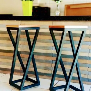 Tabourets de bar modernes en métal noir avec sièges en cuir PU, design minimaliste, base stable pour comptoir de bar à domicile - Product Image 3