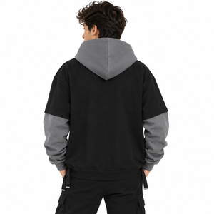 Sweat à capuche personnalisé pour homme, noir et gris, à manches superposées, coupe oversize, style streetwear, avec poche kangourou et ourlet ajustable, vente en gros USA - Product Image 3