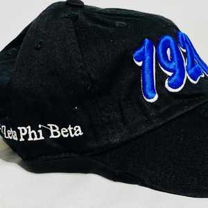 หมวกแก๊ป Zeta Phi Beta 1920 สีดำสไตล์วินเทจ ปักลายสีน้ำเงิน หมวกเบสบอลสำหรับชมรมนักศึกษา สายปรับได้ สวมใส่สบาย ทันสมัย สำหรับผู้หญิง - Product Image 4