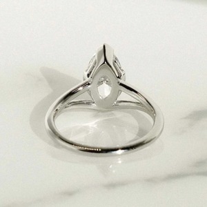 Anillo de Compromiso con Diamante Cultivado en Laboratorio Marquise, VVS+, Color D-F, Media Montura, Aro Dividido, Oro Amarillo de 14K, Certificado IGI, para Mujer - Product Image 5