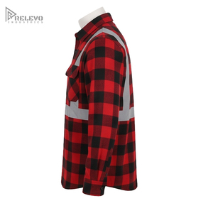 Chemise de travail de sécurité personnalisée OEM en flanelle de coton brossé épais à carreaux rouges et noirs avec double poche à rabat et éléments réfléchissants - Product Image 4