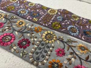 Dentelle florale brodée exquise avec des détails de travail au fil complexes, grande largeur, qualité supérieure, idéale pour les robes de mariée et les vêtements de luxe. - Product Image 2