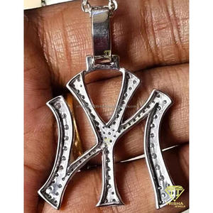 Colgante con Iniciales de Nueva York con Diamantes Cultivados en Laboratorio VVS en Plata de Ley 925 Chapada en Rodio, Joyería Hip Hop - Product Image 4