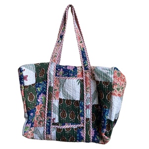 Sac à bandoulière matelassé en coton pour femmes Sac à bandoulière lavable à imprimé floral avec deux poignées Écologique pour le shopping de yoga - Product Image 1