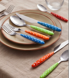 Ensemble de couverts en acier inoxydable avec poignées à pois multicolores, compatibles lave-vaisselle, pour les fêtes - Product Image 5