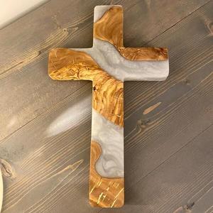 Croix murale en bois artisanale de designer avec résine époxy verte, décoration religieuse chrétienne pour la maison et l'église, cadeau artisanal - Product Image 2