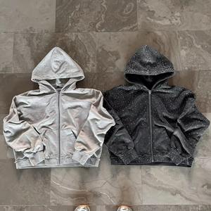 Sudadera con Capucha de Alta Costura para Hombre y Mujer con Pedrería de Cristal, Diseño Personalizado, Estilo Urbano Brillante, Doble Cremallera, Efecto Desgastado por el Sol - Product Image 3
