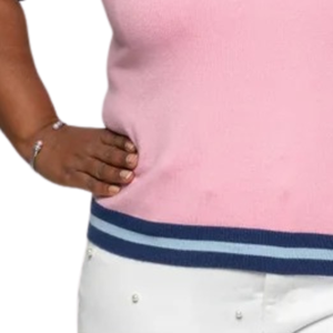 Pull en maille rose clair à col en V pour femme, manches bouffantes, pull décontracté, haut tendance avec logo brodé, vêtement élégant - Product Image 2
