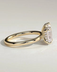 Bague de fiançailles Orinora émeraude et poire avec halo caché Toi et Moi, diamant de laboratoire certifié IGI - Product Image 3
