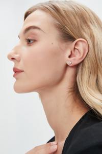 Pendientes de Estrella con Diamante Cultivado en Laboratorio, Oro Sólido de 14K, Diseño Redondo, para Hélice de Cartílago, Joyería Minimalista Brillante y Única - Product Image 2