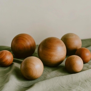 Bolas de Madera Hechas a Mano para Manualidades, Esferas de Madera Natural para Pintar, Juguetes, Decoración del Hogar, Modelos, Adornos y Proyectos de Arte - Product Image 1