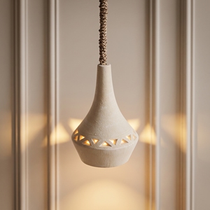 Lámpara Colgante LED de Cerámica Cremosa Beige Cálido, Estilo Wabi Sabi, con Diseño Triangular Sencillo, Cordón de Cuerda y Recortes Perforados - Product Image 3