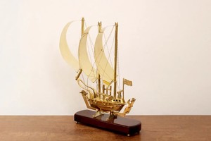 Handcrafted Sailboat Ship Memento Sculpture <b>Vintage</b> Boat Statue Decorative Showpiece for Home Living Room <b>Shelf</b> Office Desk - Product Image 4