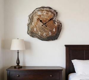 Horloge murale en bois rustique élégante de 12 pouces, style anneau d'arbre, décoration d'intérieur unique à prix avantageux - Product Image 4