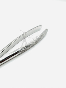 Forceps d'extraction dentaire Fig. 13 – Instrument de retrait des dents inférieures réutilisable en acier inoxydable de qualité médicale avec poignée moletée argentée - Product Image 3