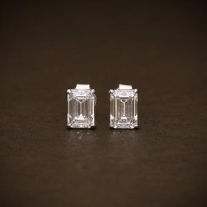 Pendientes de Diamantes de Laboratorio con Corte Esmeralda, Oro Blanco de 18K, Certificados por IGI, Clásicos para Mujer, Personalizados para Joyería - Product Image 4