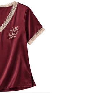 Ensemble de pyjama en satin bordeaux pour femme, haut à manches courtes et short à col en V avec dentelle, vêtements de nuit doux, vêtements de détente, fabrication sur mesure OEM ODM - Product Image 4