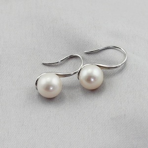 Boucles d'oreilles en argent S925 avec perle d'eau douce ronde de 9-10 mm, élégantes et simples, avec des cuillères à talons hauts, tempérament élevé - Product Image 2