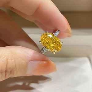 Anillo apilable de moissanita con corte ovalado y diamantes de fantasía en amarillo para mujer, de plata 925 original, joyería nupcial, regalo para amantes - Product Image 2