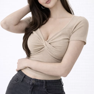 Haut slim côtelé à manches courtes et devant torsadé pour femme |   T-shirt extensible tendance |   Fournisseur de Marque Privée OEM - Product Image 2