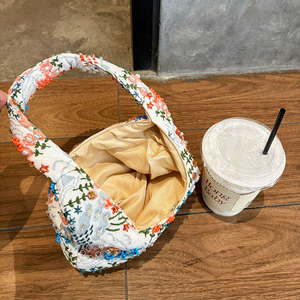 Sac fourre-tout demi-lune indien fait main avec perles et fleurs, sac à bandoulière vintage brodé à fleurs, sac à main diagonal à porter sous le bras - Product Image 6