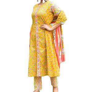 ชุดเสื้อแขนสั้นพิมพ์ลายดอกไม้สำหรับผู้หญิงพร้อมกางเกงซิกแซกและดูแพตตาเหมาะสำหรับเทศกาลต่างๆ - Product Image 1