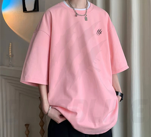 เสื้อยืดโอเวอร์ไซส์สีดำสำหรับผู้ชาย แขนสั้น คอกลม สไตล์สตรีท พิมพ์ลาย ผ้าคอตตอนเจอร์ซีย์ ระบายอากาศได้ดี ลายเรียบ โลโก้ด้านหน้า - Product Image 6