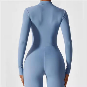Combinaison de sport athlétique en spandex pour femme, à manches longues, zippée, pour fitness et yoga, une pièce, fabriquée par Twin City - Product Image 5