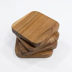 Sous-verres carrés en bois de noyer 4x4 avec trous décoratifs, design classique, écologiques et lavables - Product Image 4