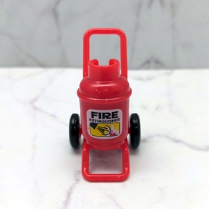 Carro de paisaje en miniatura, extintor de incendios, muebles de ABS, juguete para decoración de casa de muñecas, configuración de escena - Product Image 2