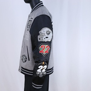 แจ็คเก็ตวาร์ซิตี้พรีเมียมสำหรับผู้ชาย สไตล์คลาสสิคแบบ Letterman ตัวเสื้อทำจากผ้าขนสัตว์ แขนเสื้อทำจากหนัง ปักลายแบบกำหนดเอง คุณภาพสูง - Product Image 3