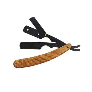 Navaja de afeitar clásica con mango de madera de nogal natural para hombre, ideal para el cuidado y afeitado de la barba. - Product Image 5