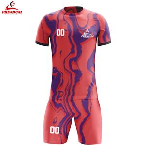 Tenues de football de qualité supérieure, manches courtes, séchage rapide, sublimées, uniformes de football de haute qualité avec logo personnalisé - Product Image 1