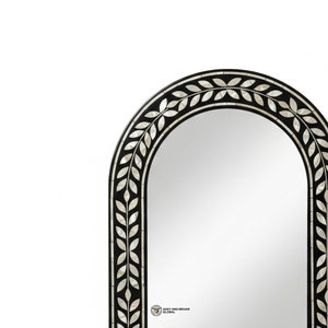 Miroir en forme d'arche avec incrustation de motifs de feuilles noirs et blancs – Décoration murale de luxe faite à la main - Product Image 2