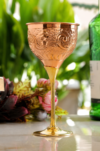 Gobelet en cuivre orné avec gravure florale sculptée à la main et tige finition dorée – Calice vintage haut de gamme pour une touche d'élégance - Product Image 3