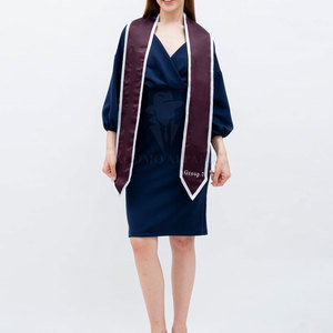 Banda de graduación personalizada para estudiantes con nombre, logotipo y año personalizados para fiestas y ceremonias de graduación de la universidad y el instituto. - Product Image 2