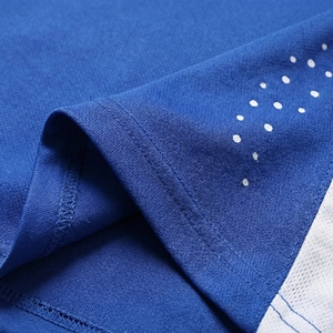 Ensemble d'uniformes de football personnalisés 100% polyester imprimé respirant à séchage rapide, maillot et short de football pour l'entraînement d'équipe - Product Image 5