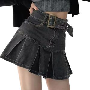 กระโปรงยีนส์สั้นทรงพลีทเอวสูงสไตล์วินเทจสีเข้มสำหรับผู้หญิง พร้อมเข็มขัด แฟชั่นลำลอง ราคาถูก - Product Image 2