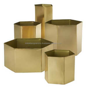 แจกันโลหะสไตล์ดั้งเดิมในหลายขนาดเสร็จแตกต่างกันสำหรับการตกแต่งโต๊ะหรือพื้นงานแต่งงาน - Product Image 4