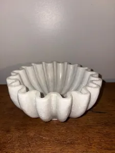 Bol en marbre onyx sculpté et poli pour la décoration de mariage, de fête ou de maison, au design moderne - Product Image 3