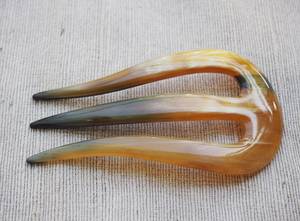 Horquilla para el Cabello Clásica Hecha a Mano con Cuerno de Búfalo Natural, Ecológica, Unisex, de la India - Product Image 2