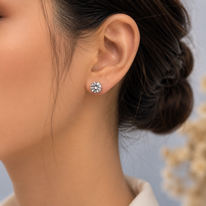 Boucles d'oreilles clous solitaires en or blanc 18 carats avec diamant rond pour femme, classiques, poli miroir, pour mariage, soirée, usage quotidien, cadeau, bijoux - Product Image 5