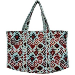 Sac fourre-tout pliable en coton matelassé motif Ikat bleu aqua, fait main, pour femme, à porter à l'épaule, réutilisable, grande capacité - Product Image 1
