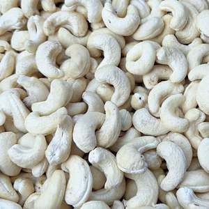 Nueces de Anacardo Crudas al por Mayor de Alta Calidad WW180, WW240, WW320, LP, WS, Nueces de Anacardo W320 Exportadas a la UE, Asia, Medio Oriente - Product Image 1