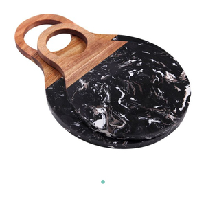 Tabla de cortar redonda de madera de acacia premium con mango negro, tabla de cortar versátil para cocina y bandeja para servir en oferta. - Product Image 6