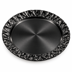 Assiette de service ronde à bord martelé noir avec centre en métal brossé | Plateau moderne texturé pour des dîners de luxe et élégants - Product Image 1