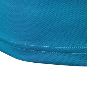 เสื้อโปโลผู้ชายสีขาวน้ำเงินตัดกัน ดีไซน์ใหม่ทันสมัย ราคาขายส่ง พร้อมโลโก้ของคุณเอง คุณภาพพรีเมียม แบบกระดุมครึ่งตัว - Product Image 4